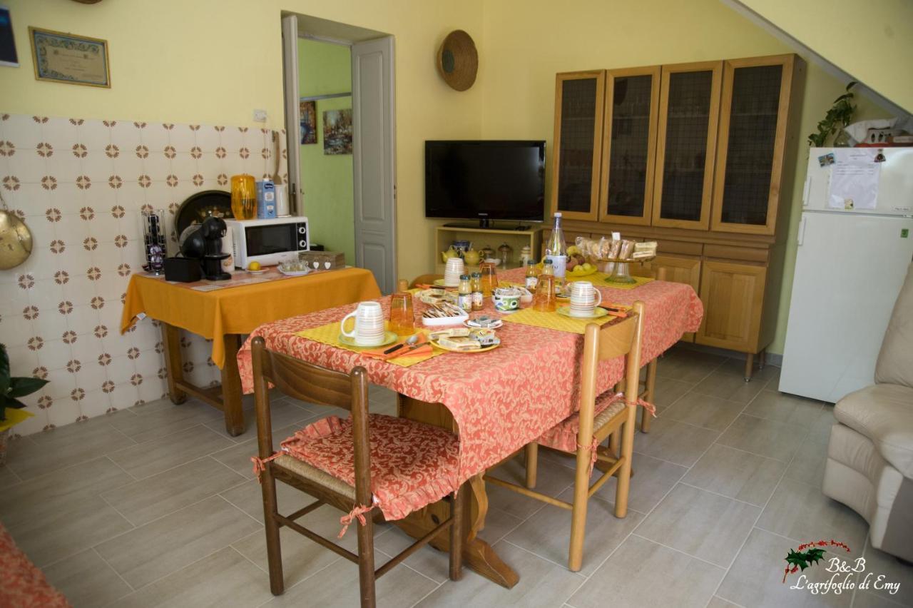 L'Agrifoglio Di Emy Bed & Breakfast กุซปีนี ภายนอก รูปภาพ